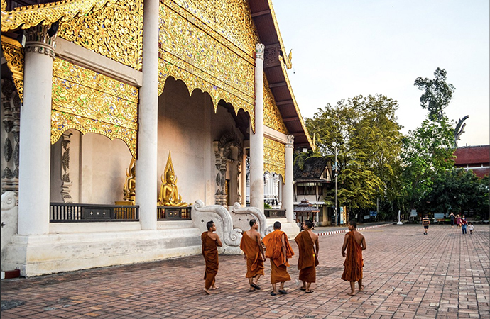 Tips from a Tour Guide: Tipping in Asia